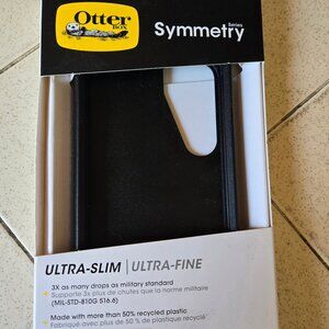 Otterbox phone case Symmetry Ultra Thin Galaxy S24, used in great condition.